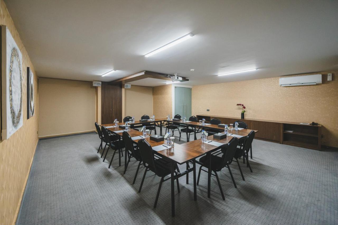 Louis V Hotel Bejrút Kültér fotó